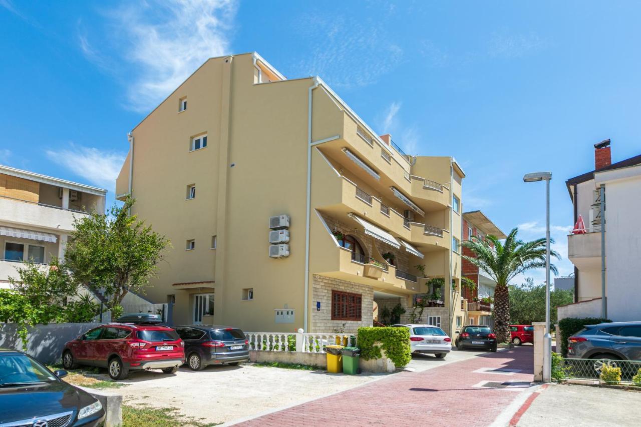 Apartments Barba Tučepi Buitenkant foto