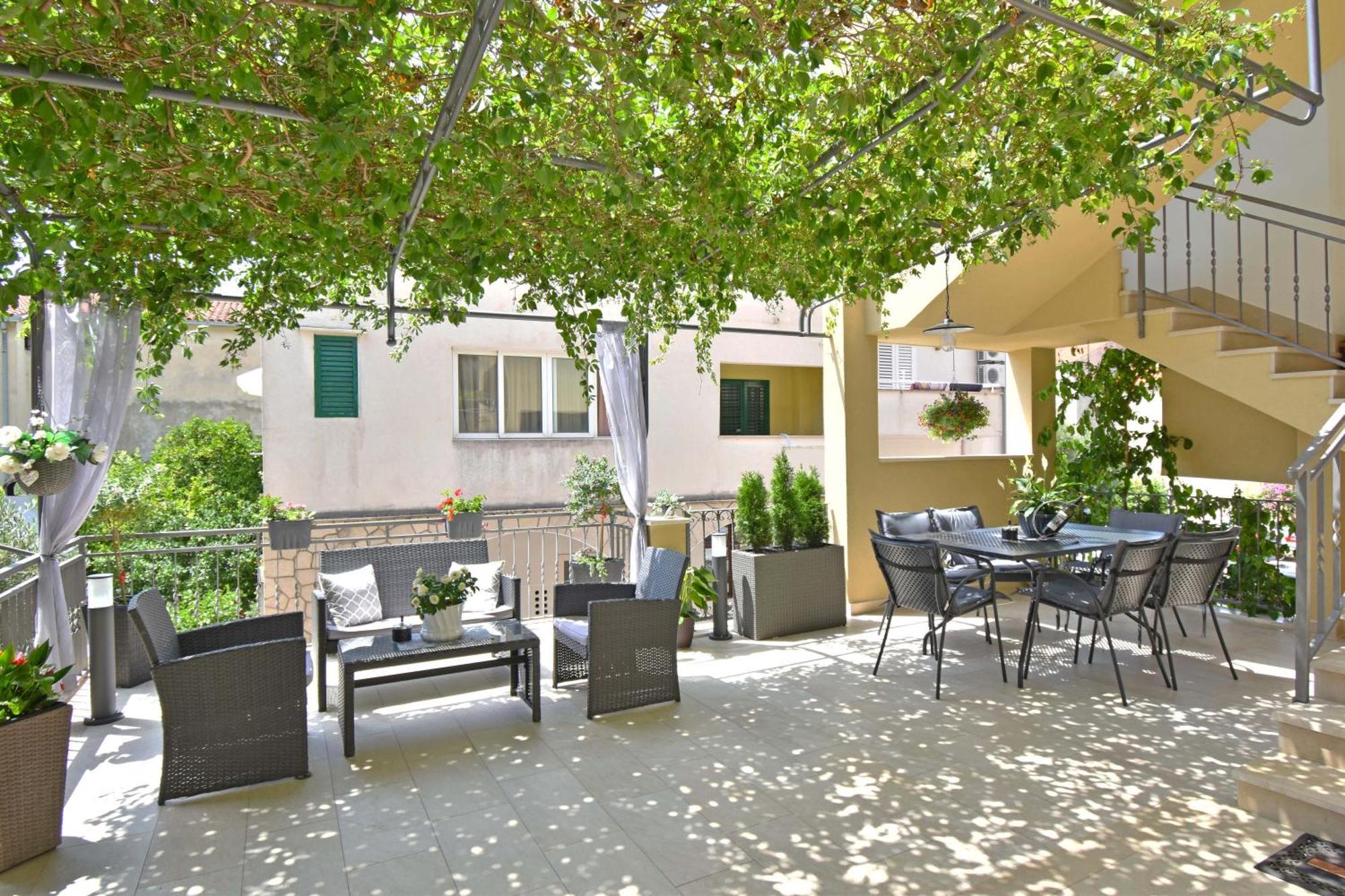 Apartments Barba Tučepi Buitenkant foto